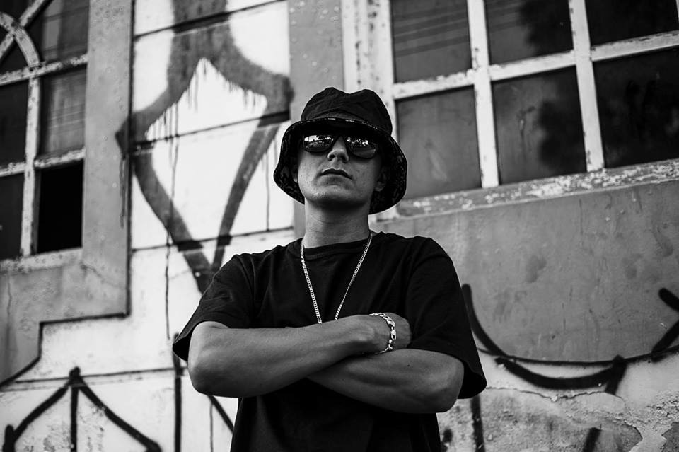 Ouça ‘Nordeste Oriente’, novo single do Mc paraibano Sweetcrack