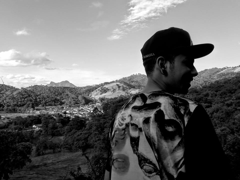 TyJão apresenta WebClipe da música ‘Dias de Luta’