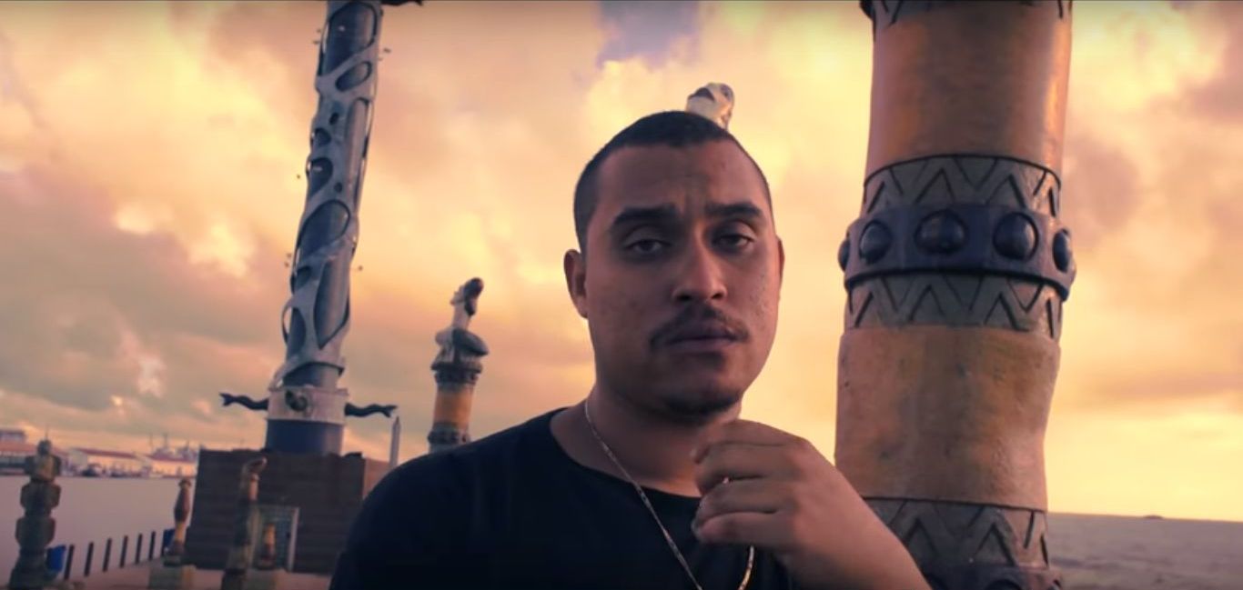 Diomedes Chinaski lança clipe da segunda versão do single ‘Ouro (Versão Divina)”