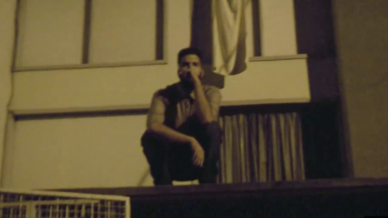 Assista “Relembre Aos Ombros O Peso Das Décadas”, novo clipe de Arit