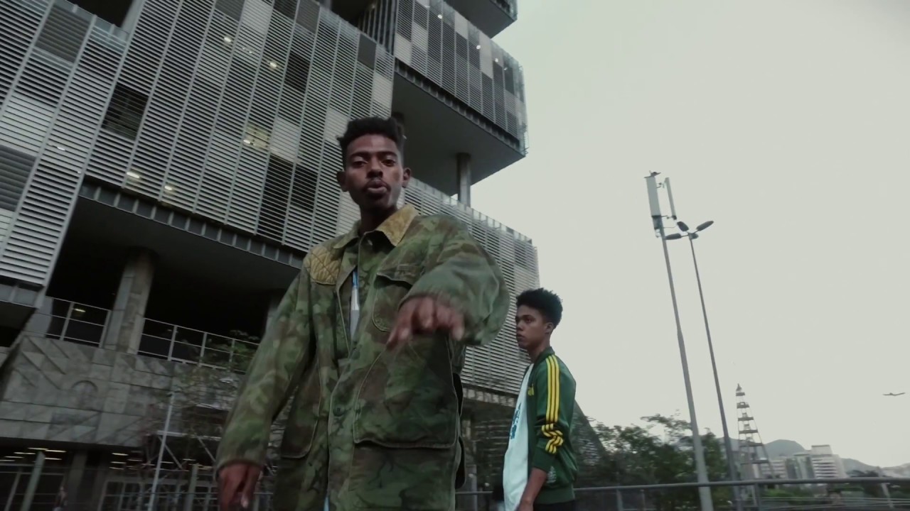 A bela “Bastardos em Glória”de  Morcego & Sant ganha seu clipe. Assista!