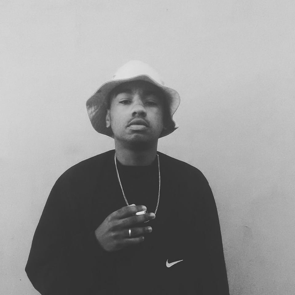 Negro Bru lança single “Mina Difícil”