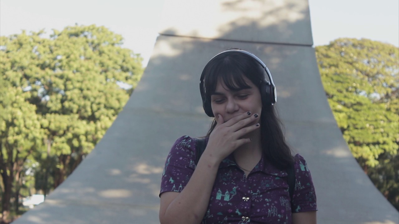Tuia lança clipe “Isso é entre minhas neuroses, meus drinks, meus raps”