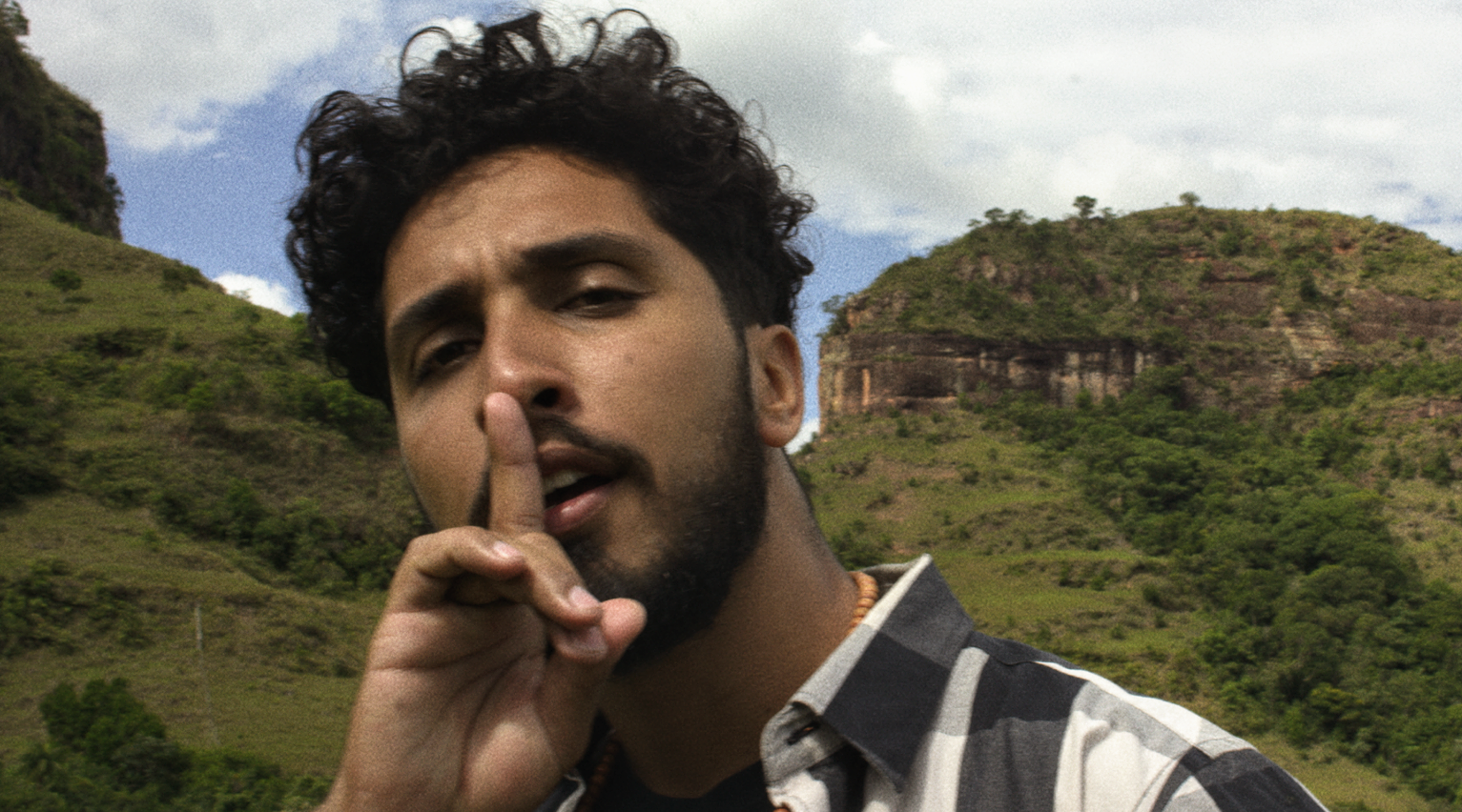 “Química” é a nova do Rashid no projeto Em Construção