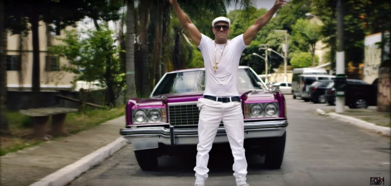 Mano Brown vira motorista de Uber por um dia em vídeo promocional