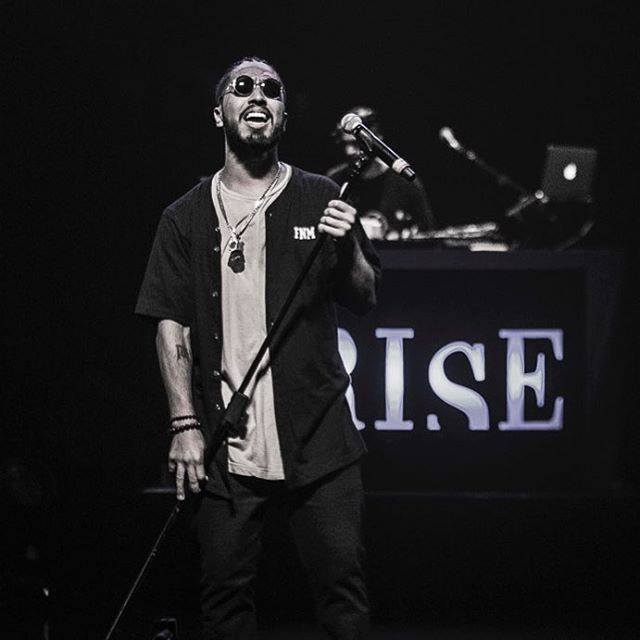 Rashid faz noite de lançamento com sessão de autógrafos do primeiro livro em São Paulo e anuncia shows na Europa