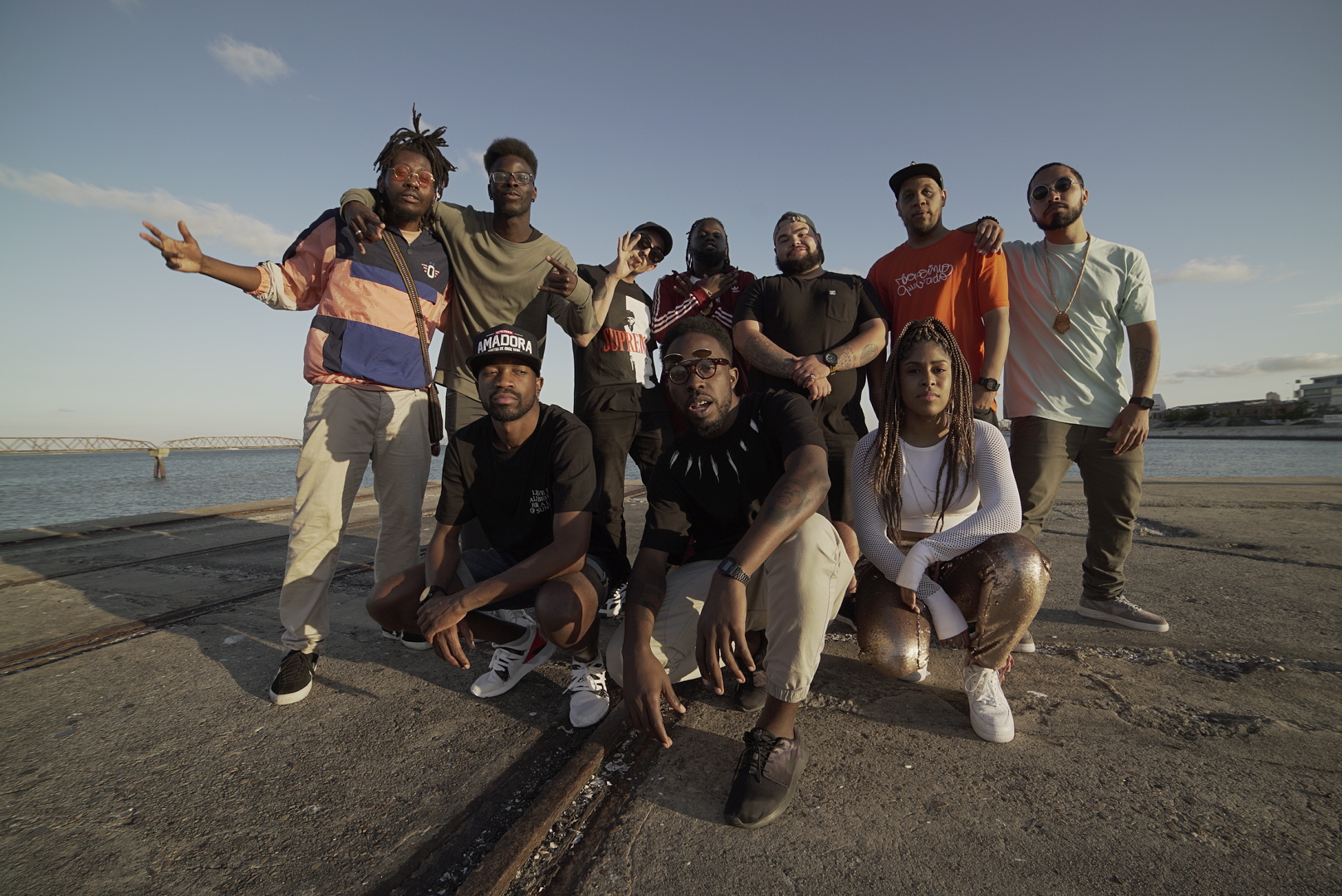 MCs do Brasil e Portugal se juntam em “Língua dos Campeões” para falar de suas visões e vivências em cypher inédito