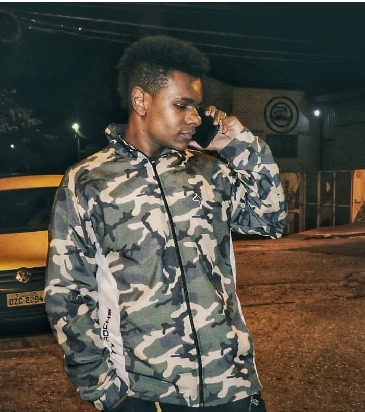 Rapper da zona norte de SP lança single provocativo para ex-jornalista da Globo.