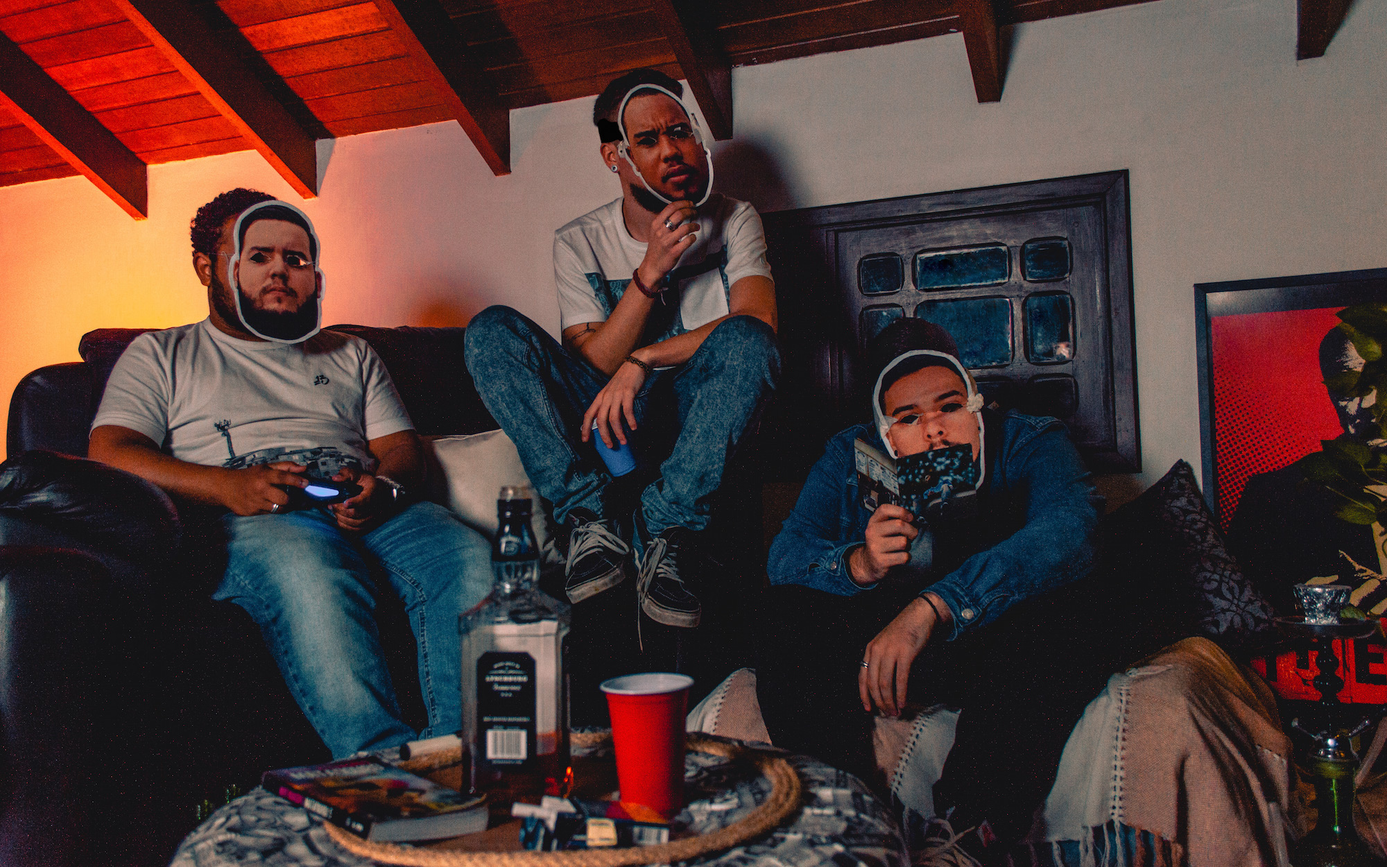 Mun-Rá mergulha fundo na sociedade do “Espetáculo” em novo single