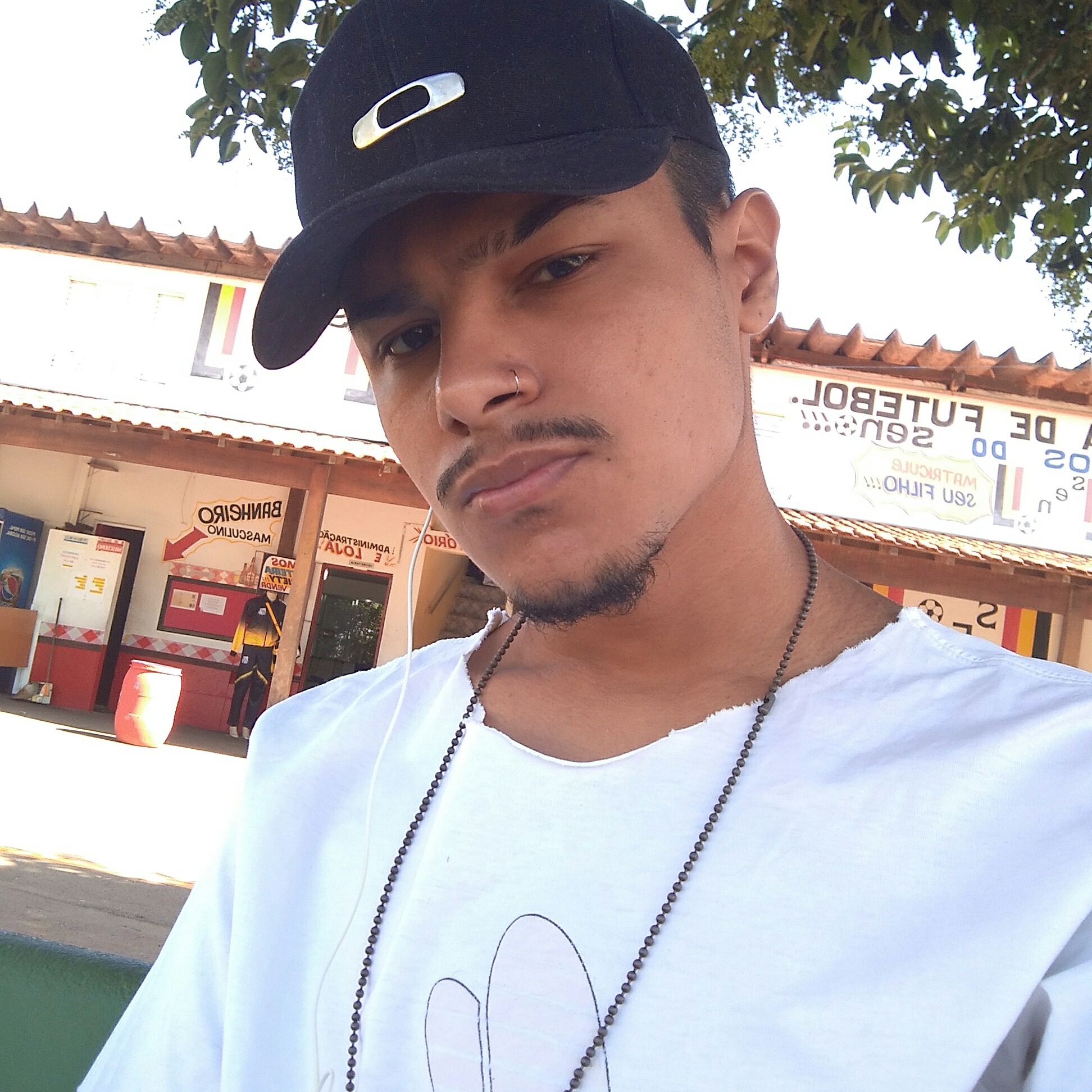Carter lança single  “Vergonha”