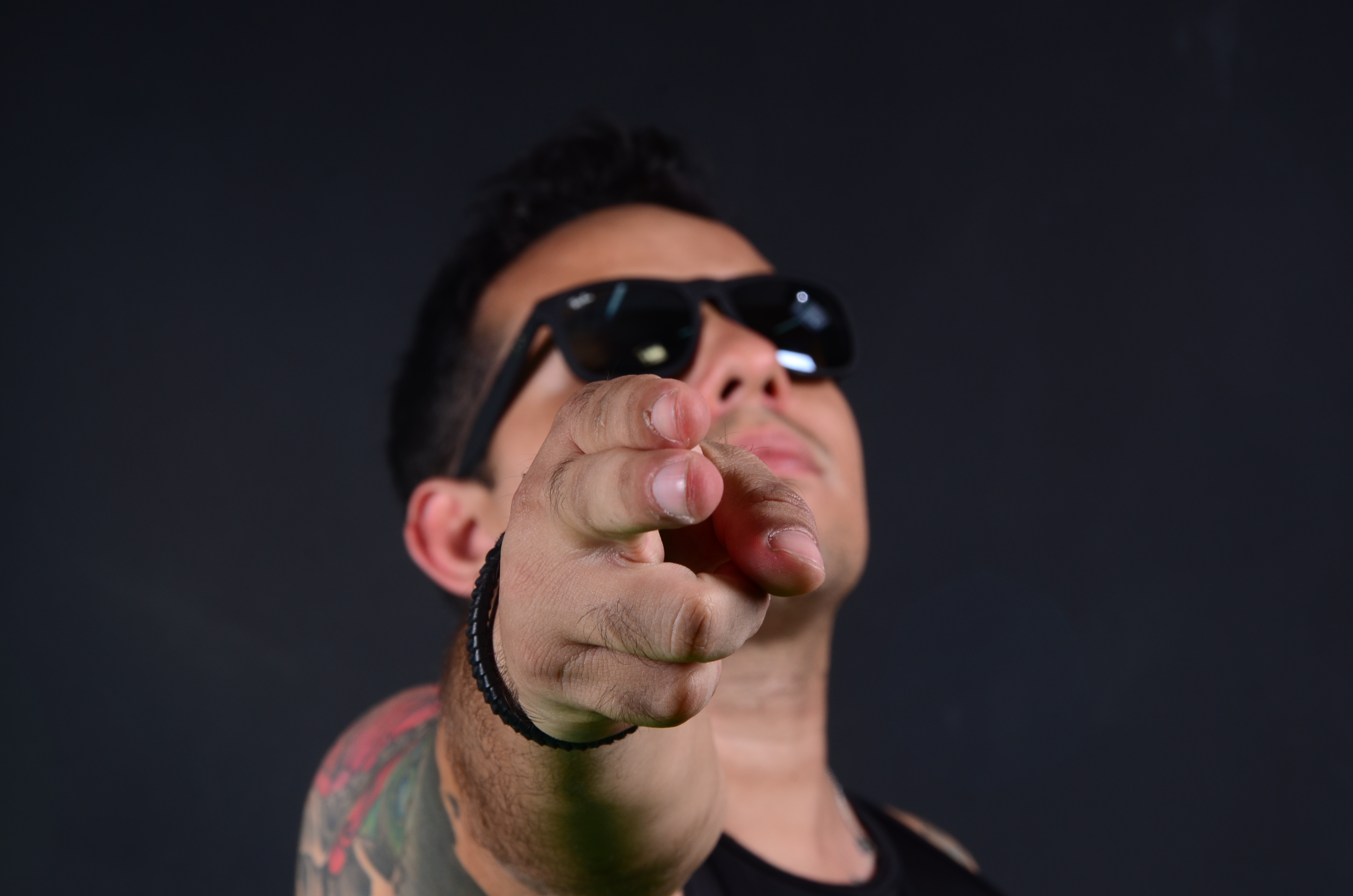 Teagacê lança single “Dinheiro Sujo”