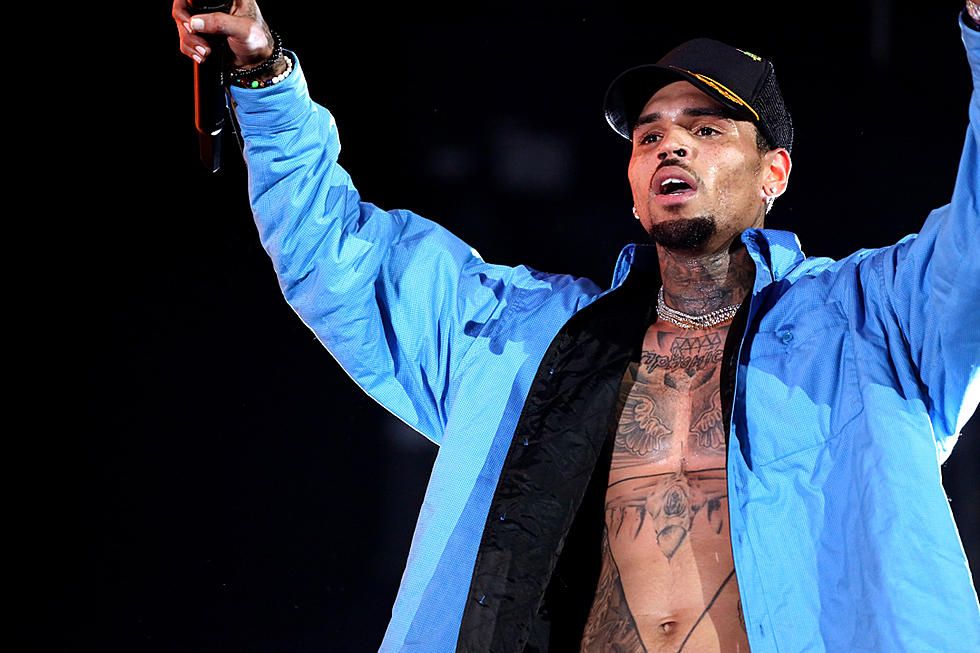 Chris Brown é preso por alegações de estupro em Paris