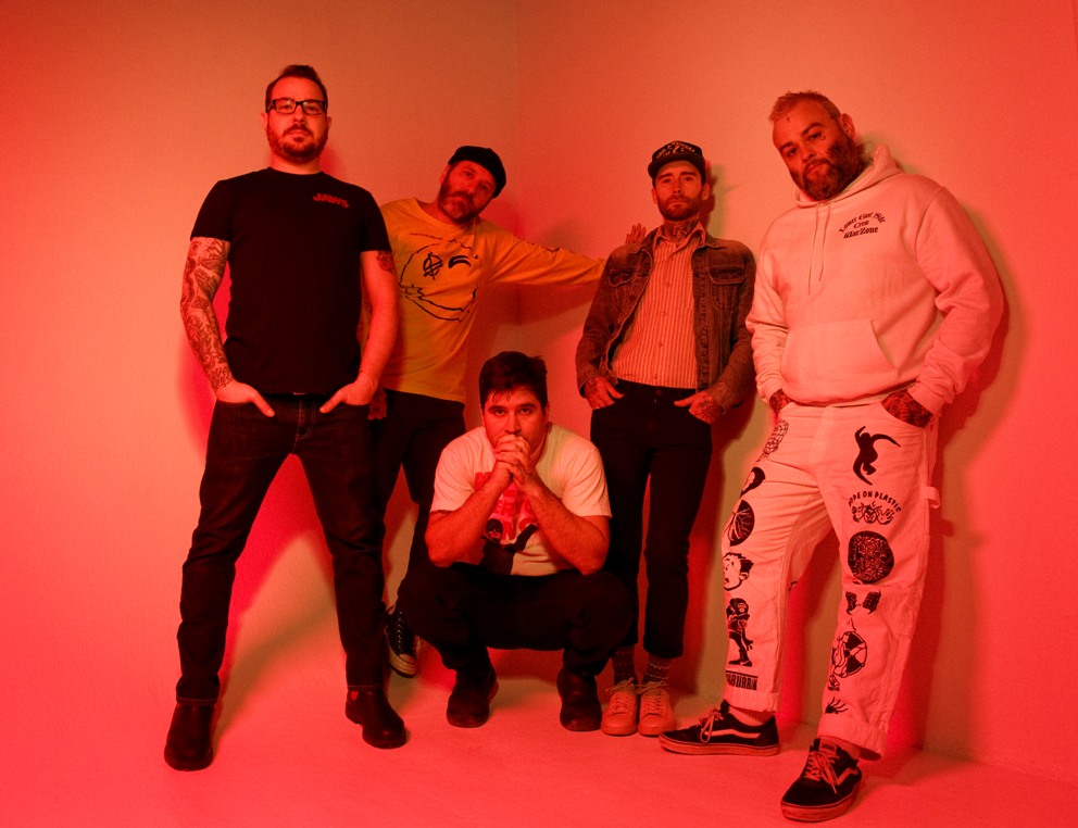 ALEXISONFIRE divulga o novo single “Complicit” refletindo sobre privilégio branco, racismo e misoginia