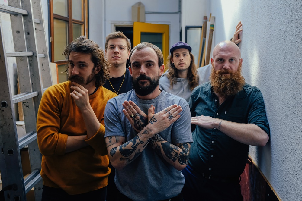 IDLES está de volta com o single “Mercedes Marxist”
