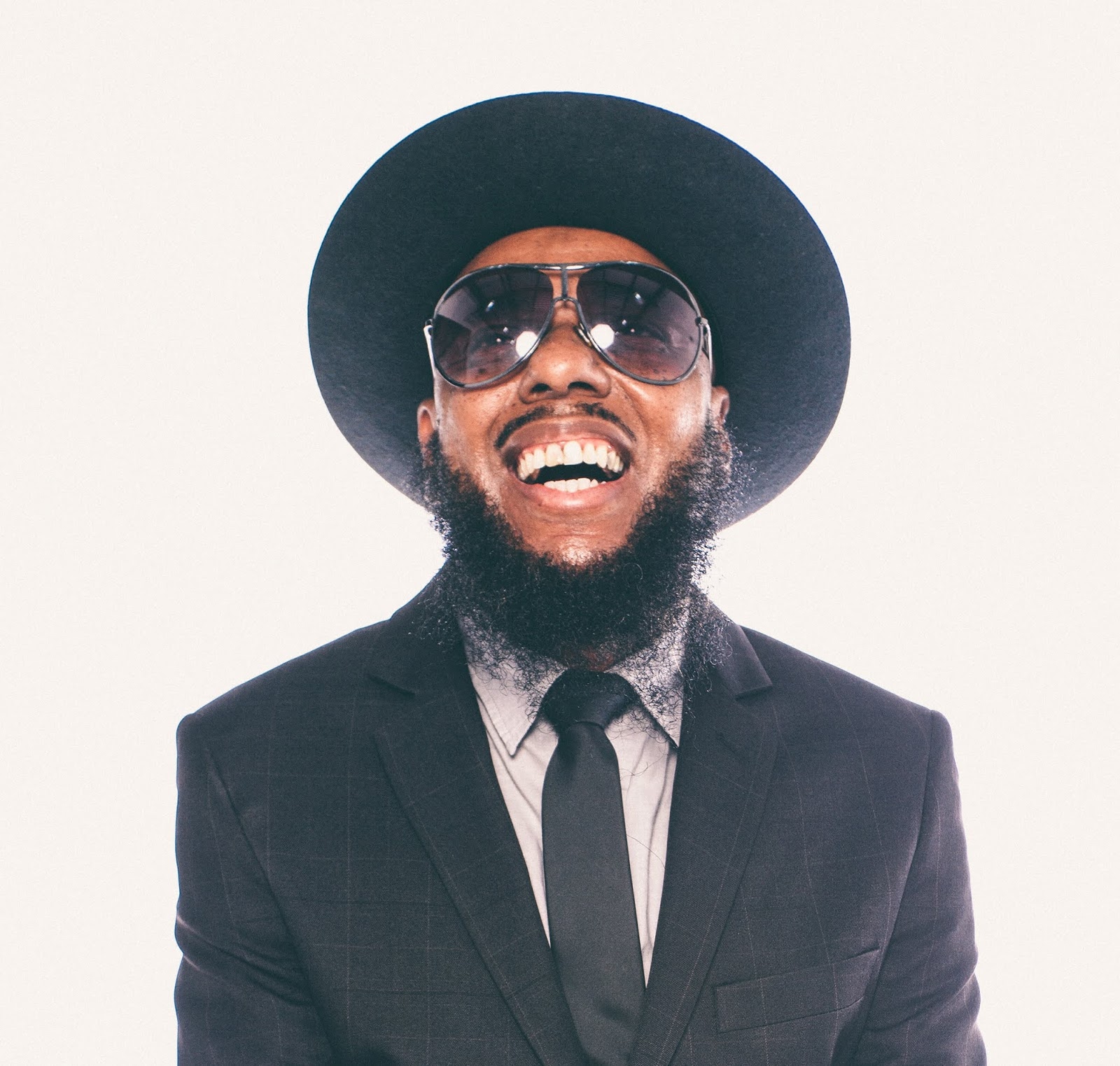 Sorry Drummer anuncia álbum com participações de MV Bill, Coruja BC1, Tiffany Page, Wesley Camilo,  Filiph Neo entre outros!