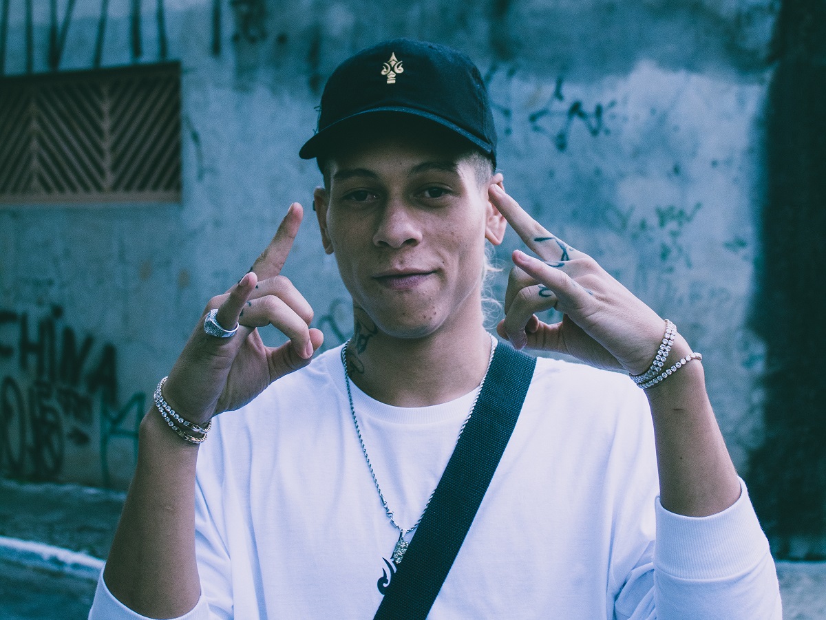 Leal Primeiramente libera segundo single de seu primeiro projeto solo