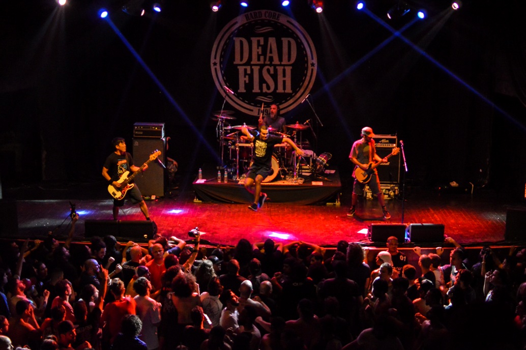 Dead Fish mostra o rock como meio de resistência e esperança em show no Circo Voador