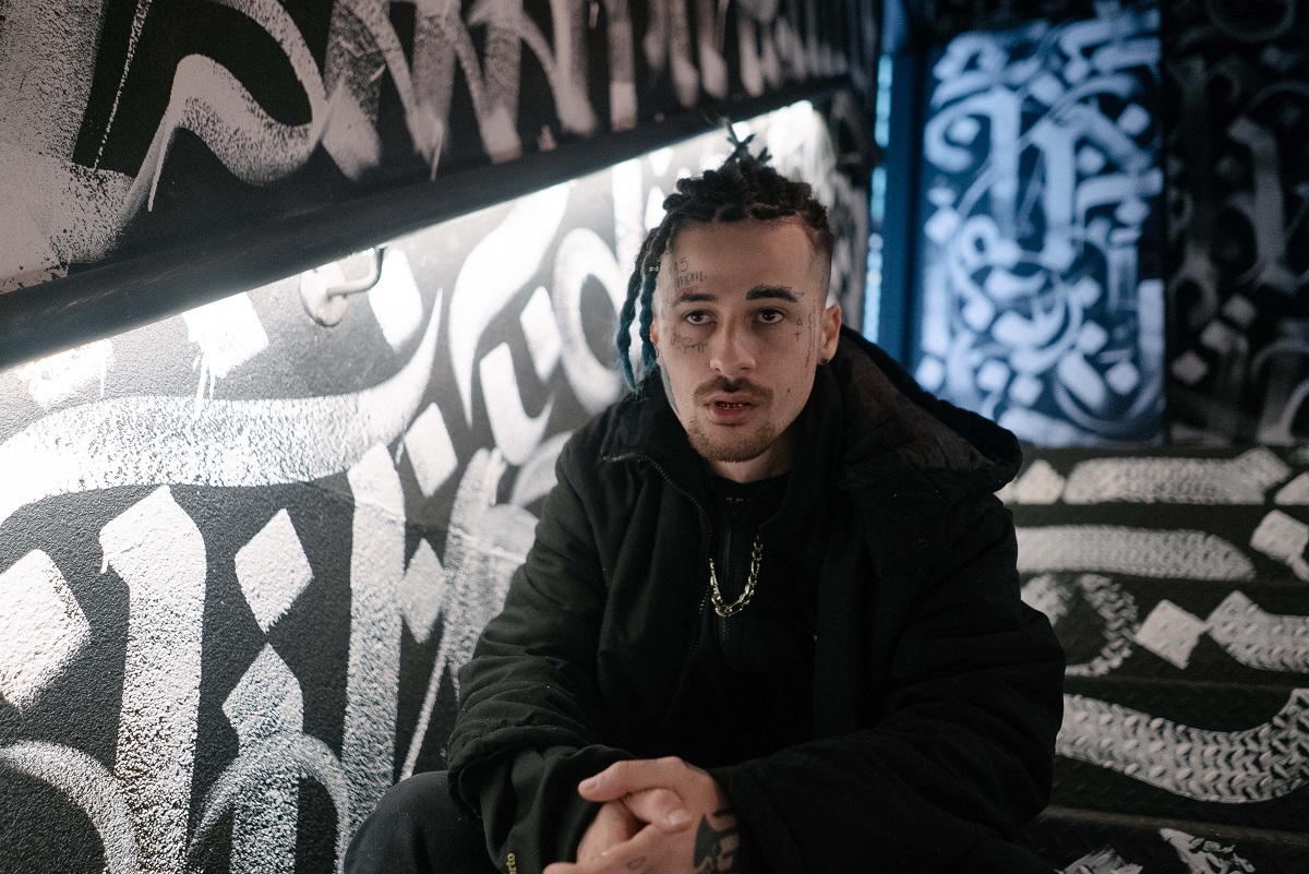 DUZZ aposta em Street Art para cenário do clipe “Sentença”