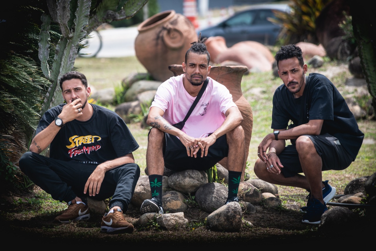 Free Mind lança clipe com referencias ao tropicalismo reunindo Duf,  Queiroz e Ozama