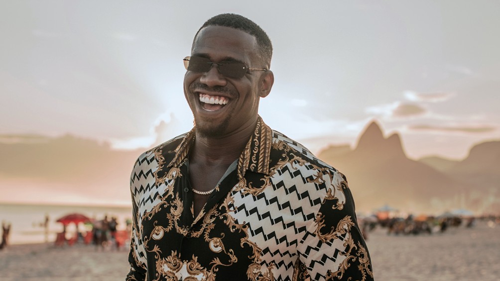 Jhama lança novo hit “Namorando em Pé”