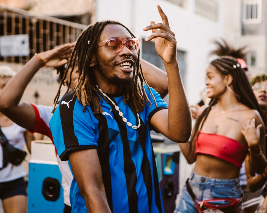 Rincon Sapiência lança clipe gravado em Salvador com ÀTTØØXXÁ