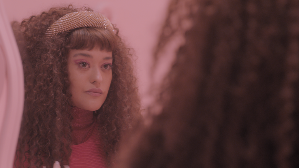 Natália Keshi lança single de estreia “É Tarde Demais” com videoclipe