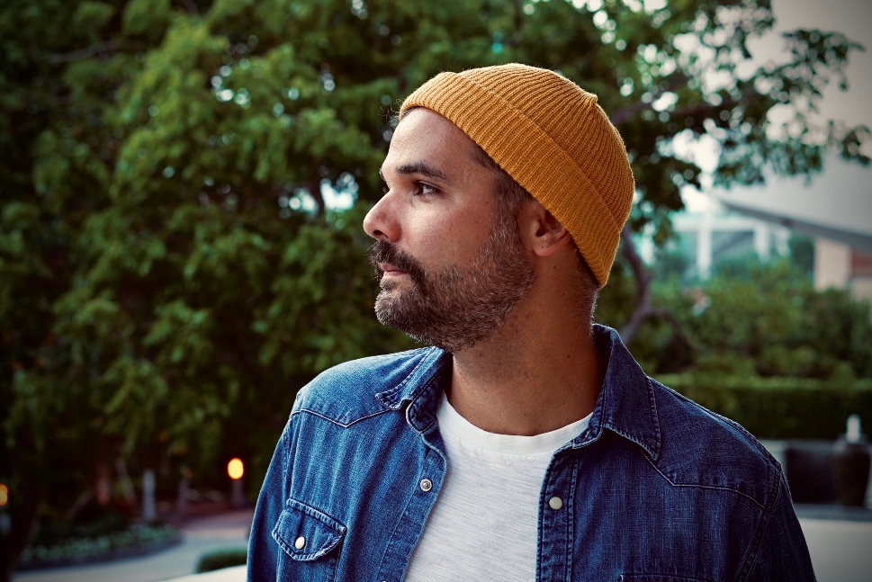 Assista “Tudo no seu tempo”, videoclipe de estreia de F.Snipes