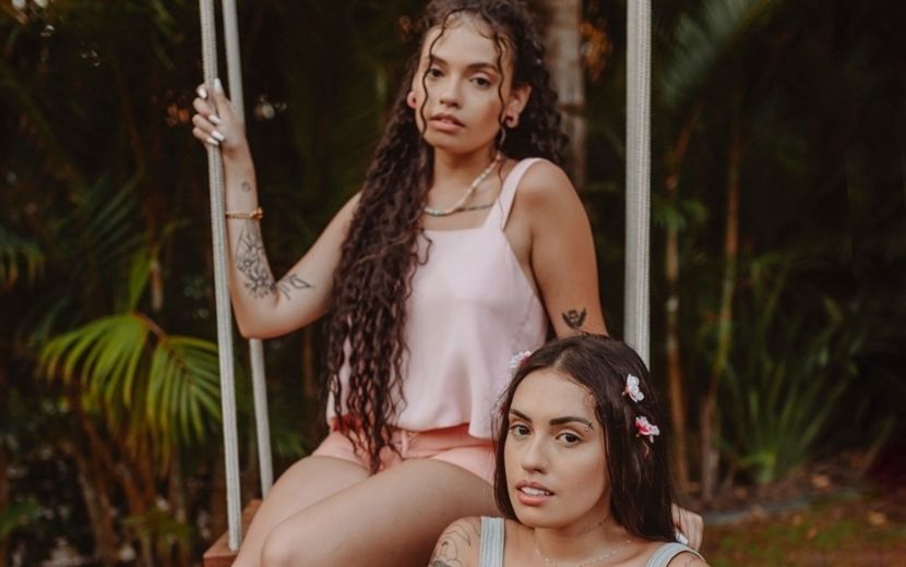 No clima do verão, Carol & Vitoria e RESENHV se unem em parceria inédita