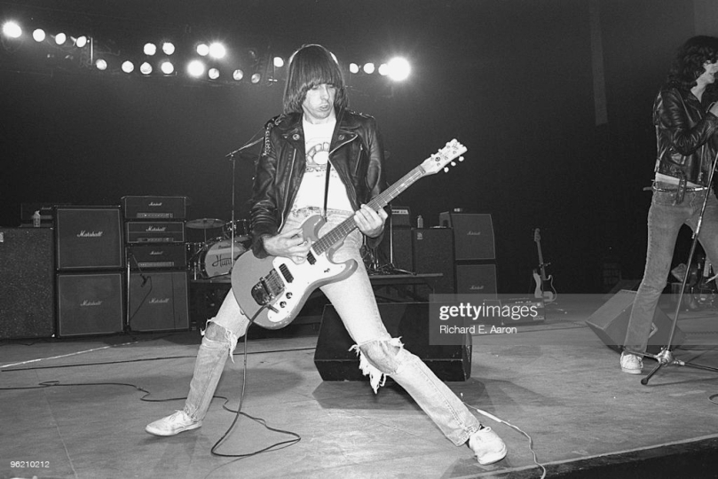 Guitarra que Johnny Ramone tocou por quase 20 anos está em leilão