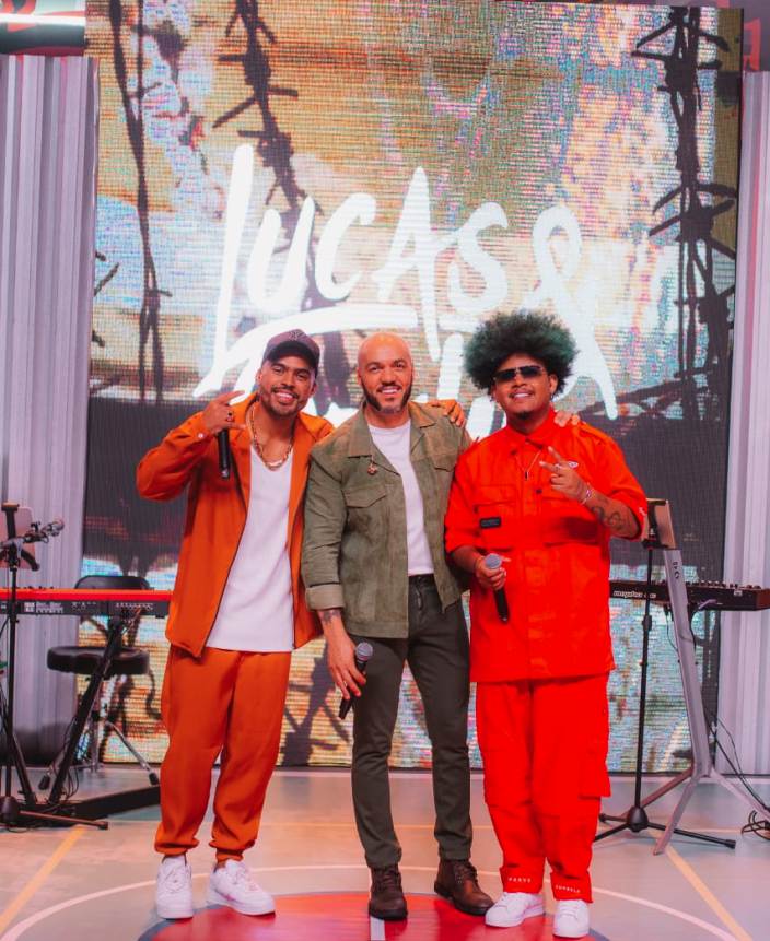 Lucas e Orelha lançam a primeira parte de DVD. Faixa-título tem participação de Belo